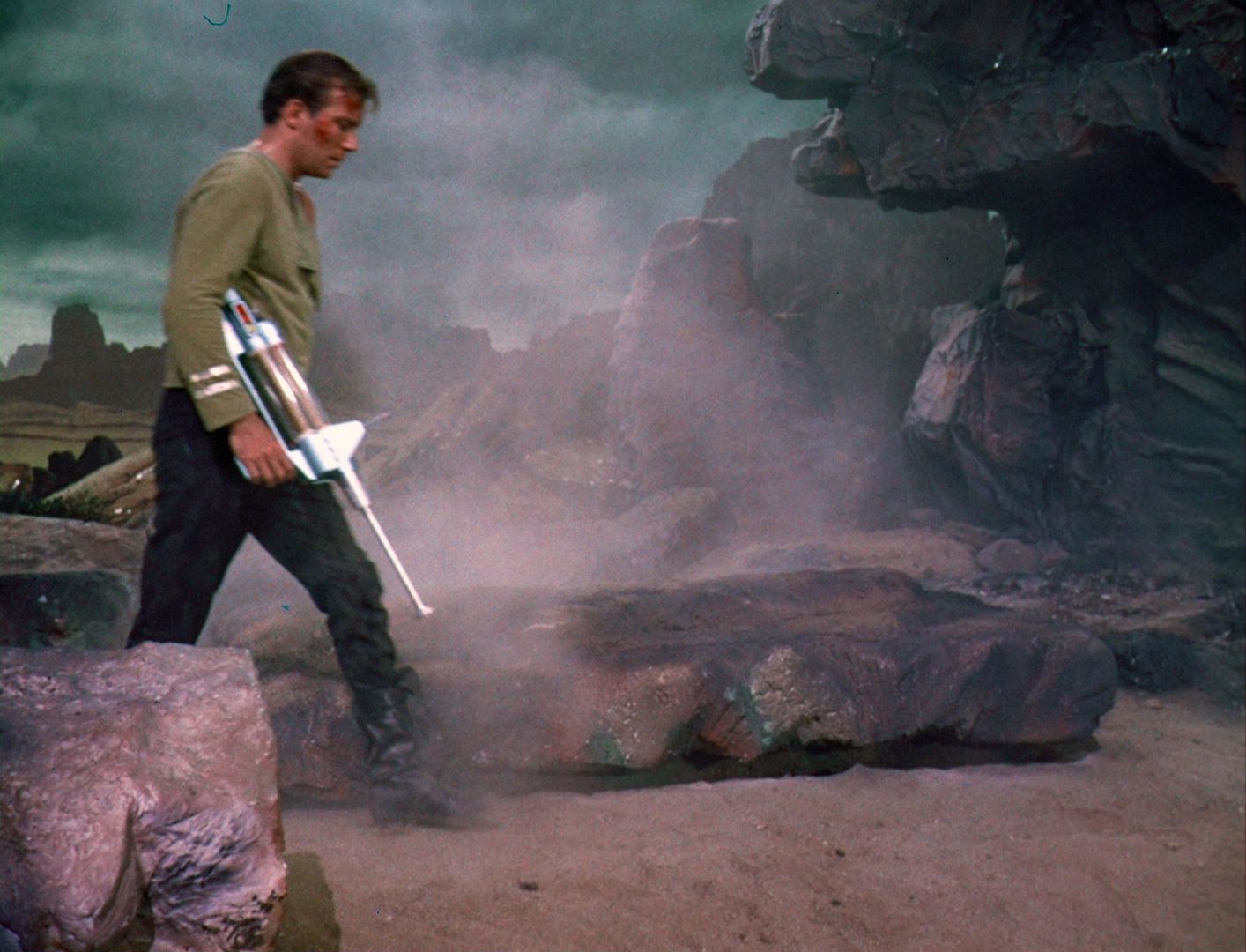 ariane179254_StarTrek_1x03_WhereNoManHasGoneBefore_TheOriginalUncutUnairedVersion_3561.jpg