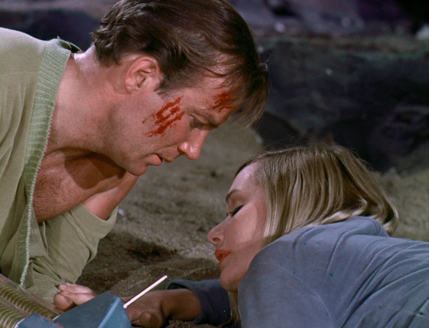 ariane179254_StarTrek_1x03_WhereNoManHasGoneBefore_TheOriginalUncutUnairedVersion_3578.jpg