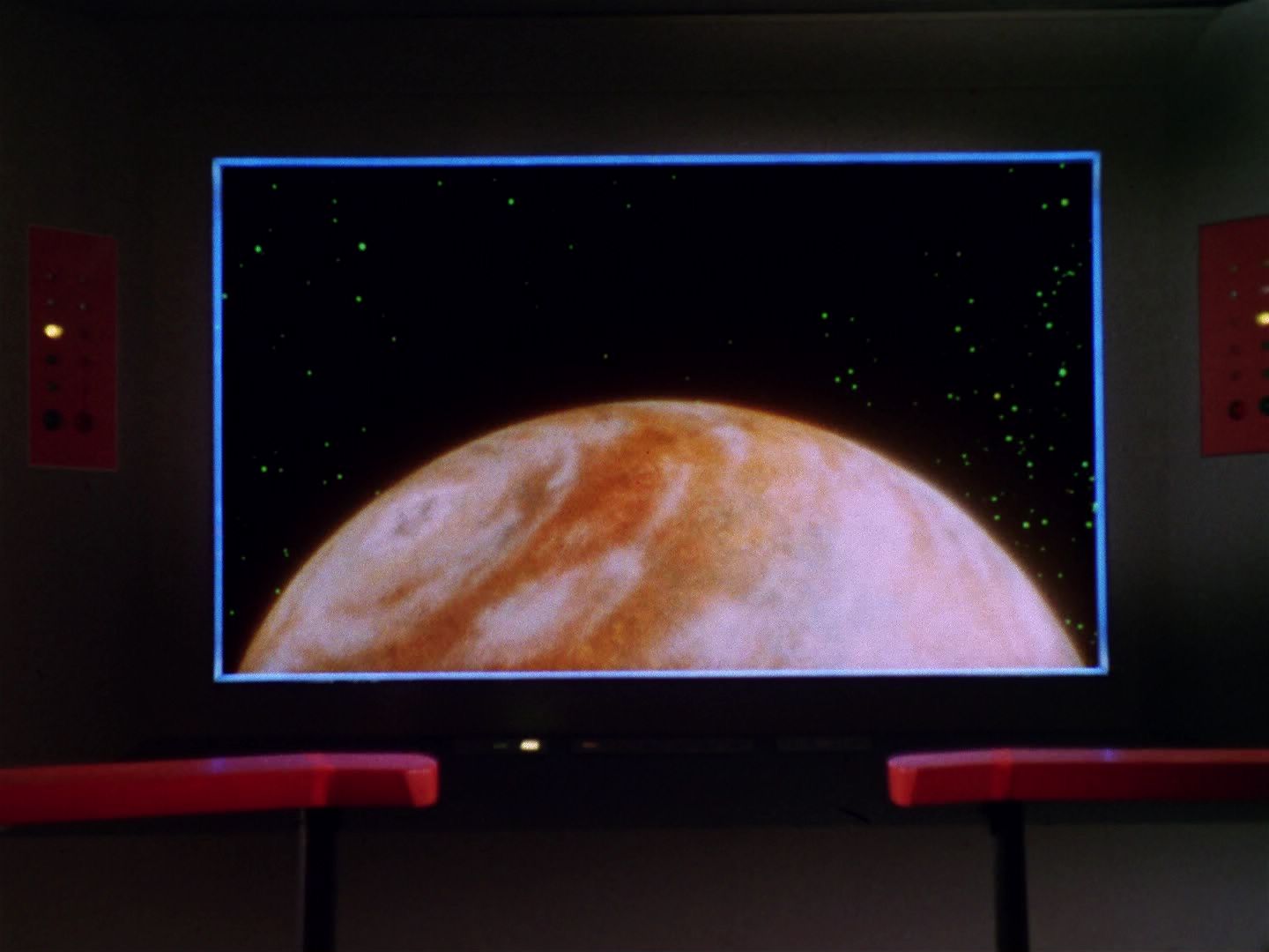 ariane179254_StarTrek_1x01_TheManTrap_0017.jpg