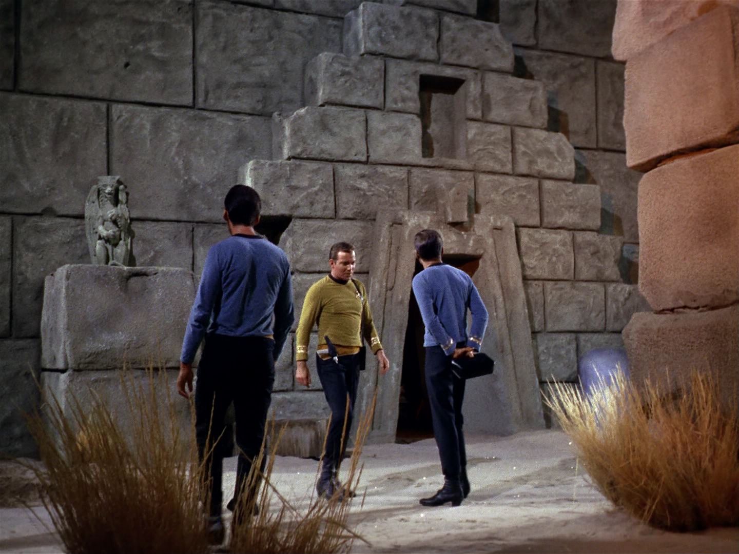 ariane179254_StarTrek_1x01_TheManTrap_0039.jpg