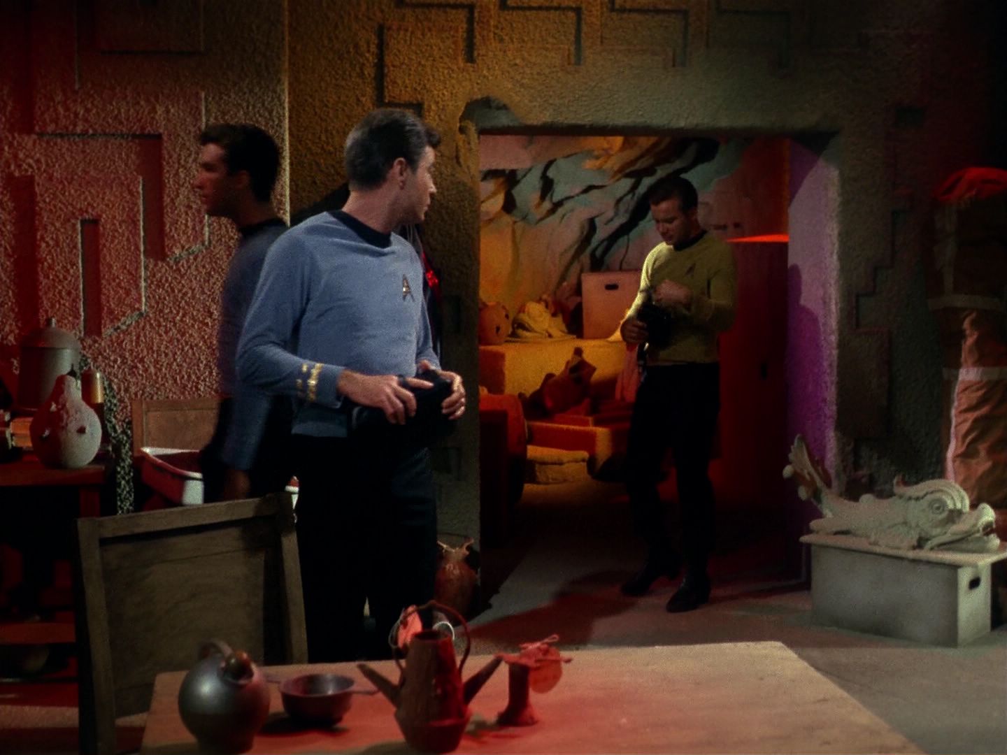 ariane179254_StarTrek_1x01_TheManTrap_0075.jpg