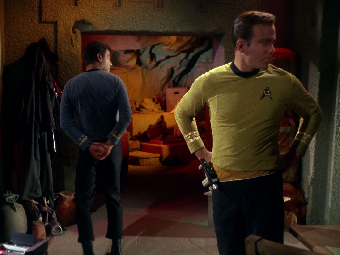 ariane179254_StarTrek_1x01_TheManTrap_0101.jpg