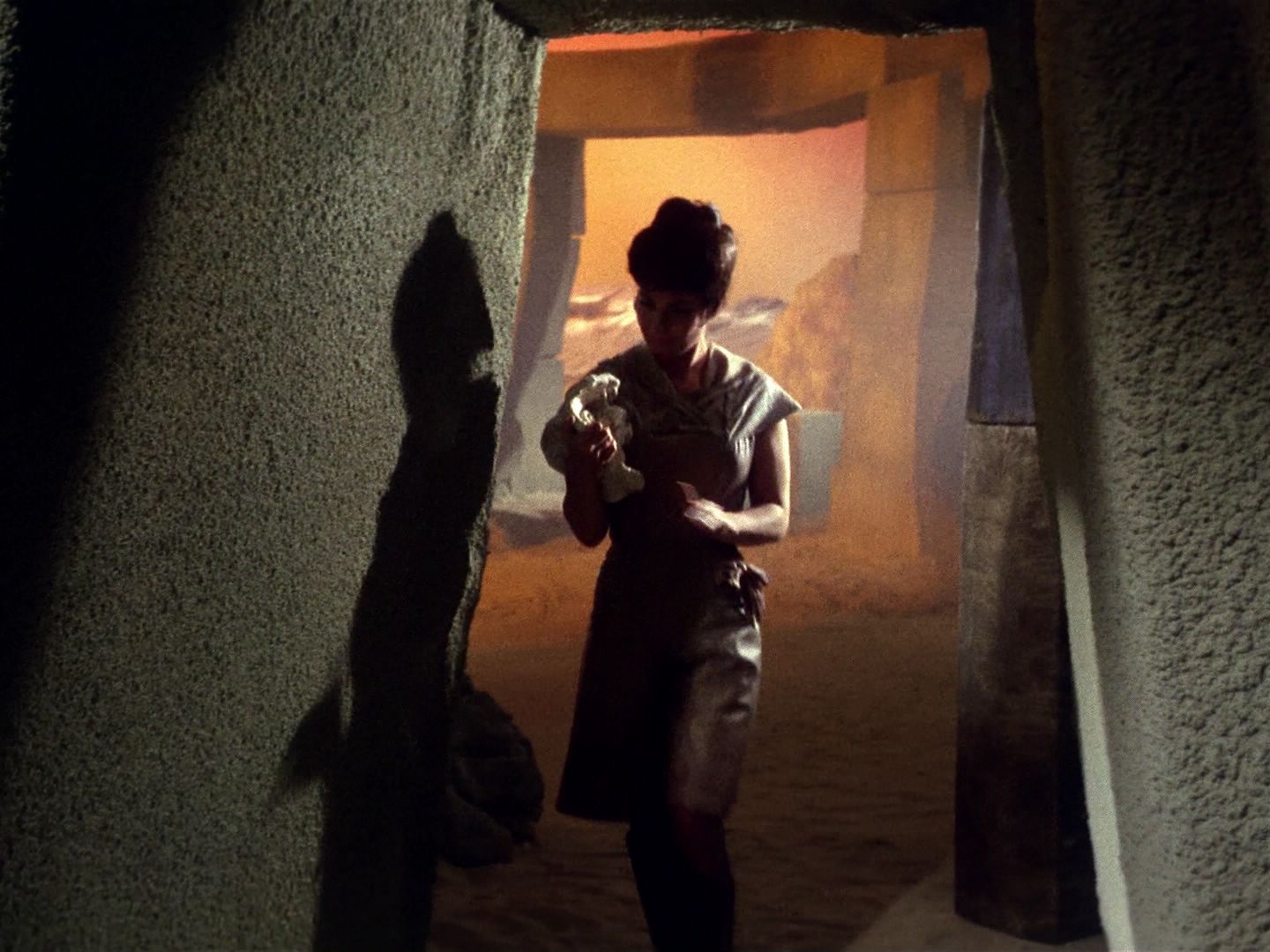ariane179254_StarTrek_1x01_TheManTrap_0104.jpg