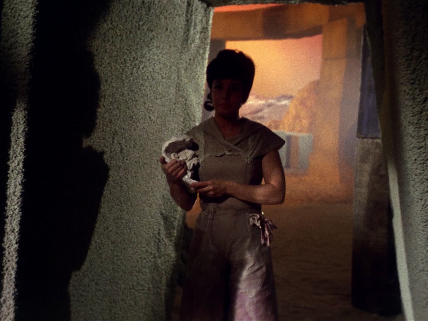 ariane179254_StarTrek_1x01_TheManTrap_0105.jpg