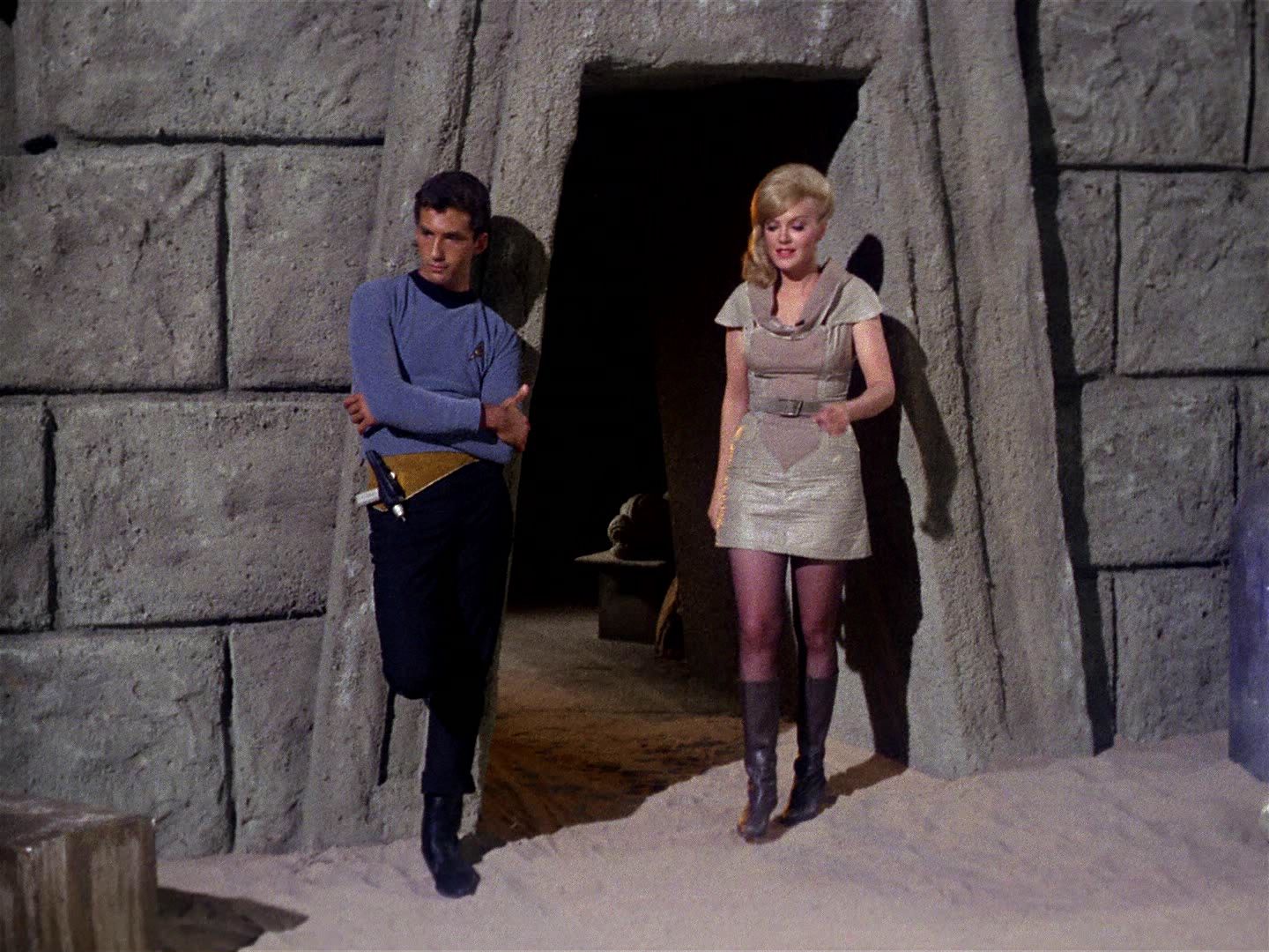 ariane179254_StarTrek_1x01_TheManTrap_0196.jpg