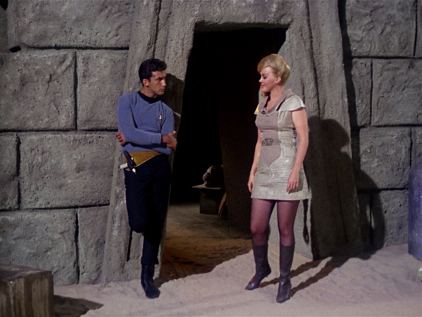 ariane179254_StarTrek_1x01_TheManTrap_0197.jpg