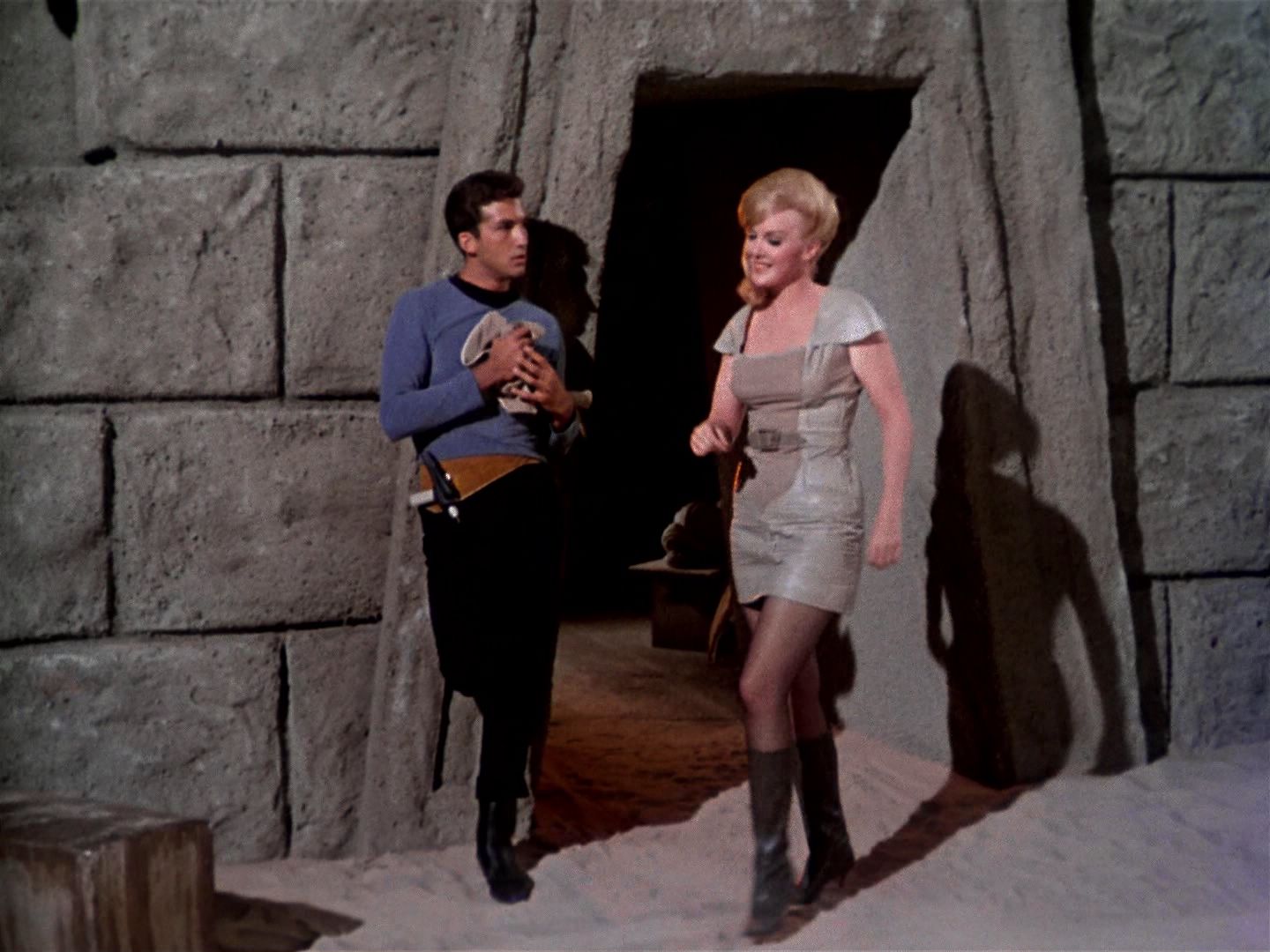 ariane179254_StarTrek_1x01_TheManTrap_0209.jpg
