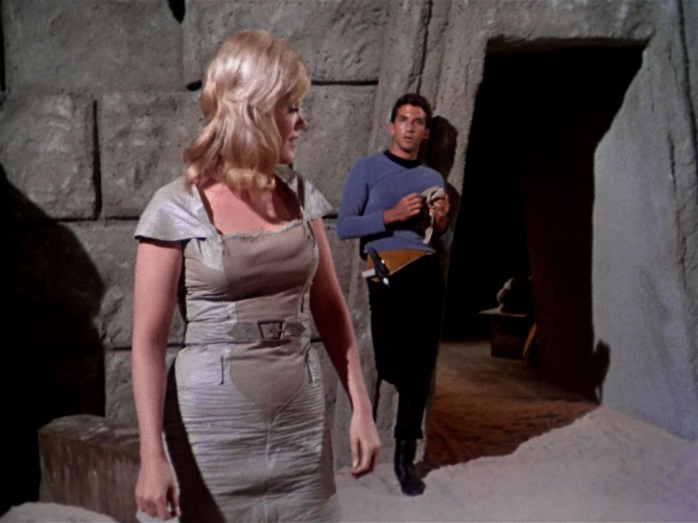 ariane179254_StarTrek_1x01_TheManTrap_0214.jpg