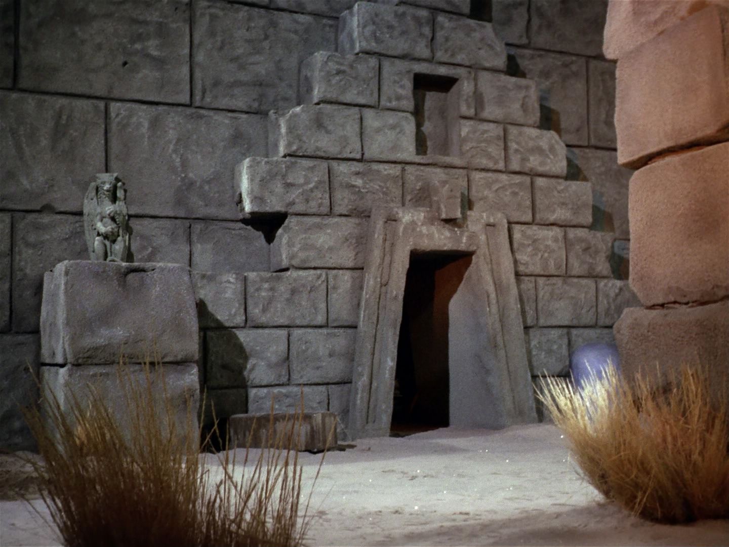 ariane179254_StarTrek_1x01_TheManTrap_0236.jpg