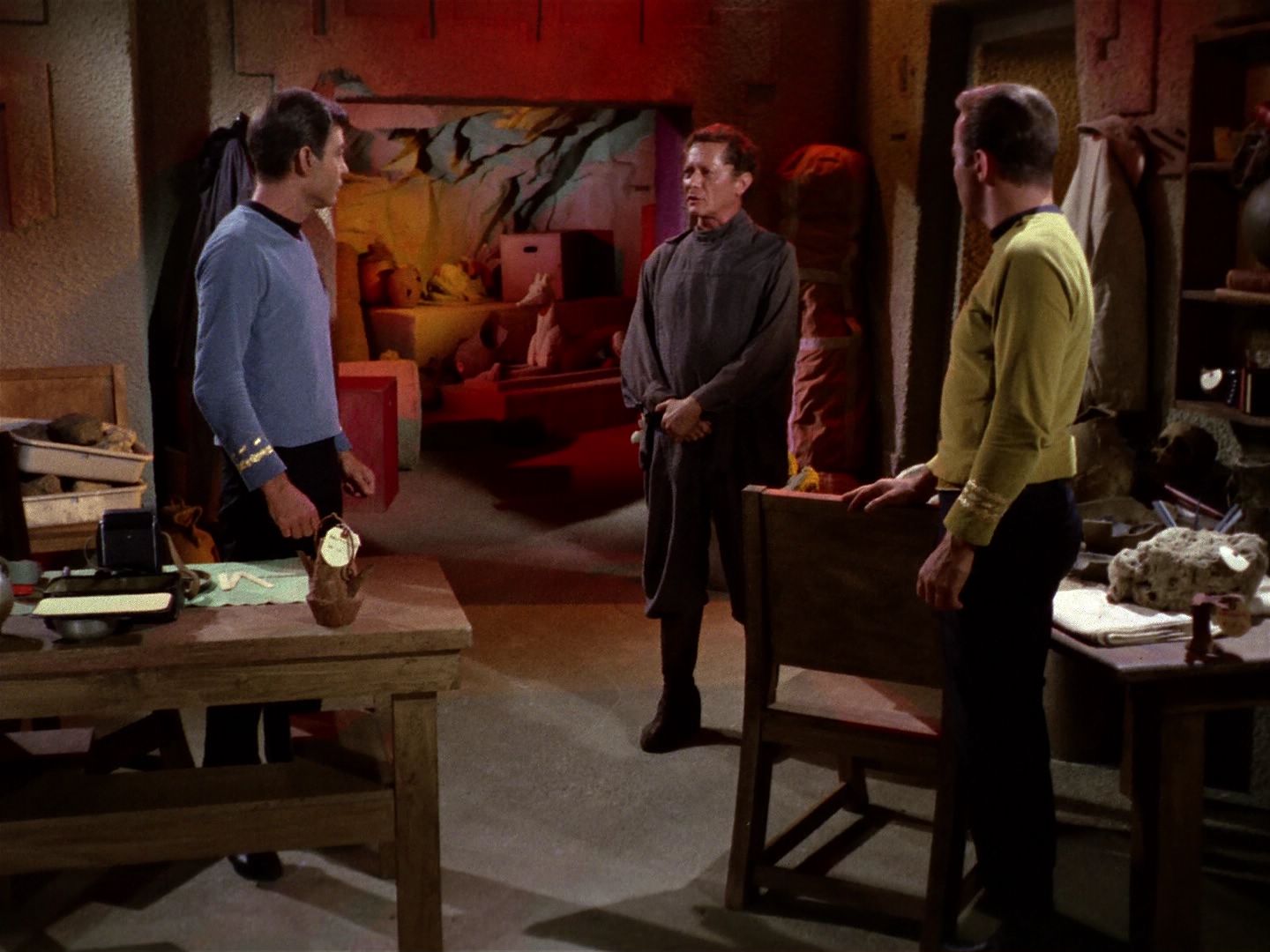 ariane179254_StarTrek_1x01_TheManTrap_0250.jpg