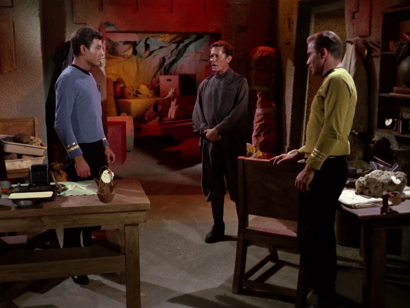 ariane179254_StarTrek_1x01_TheManTrap_0256.jpg