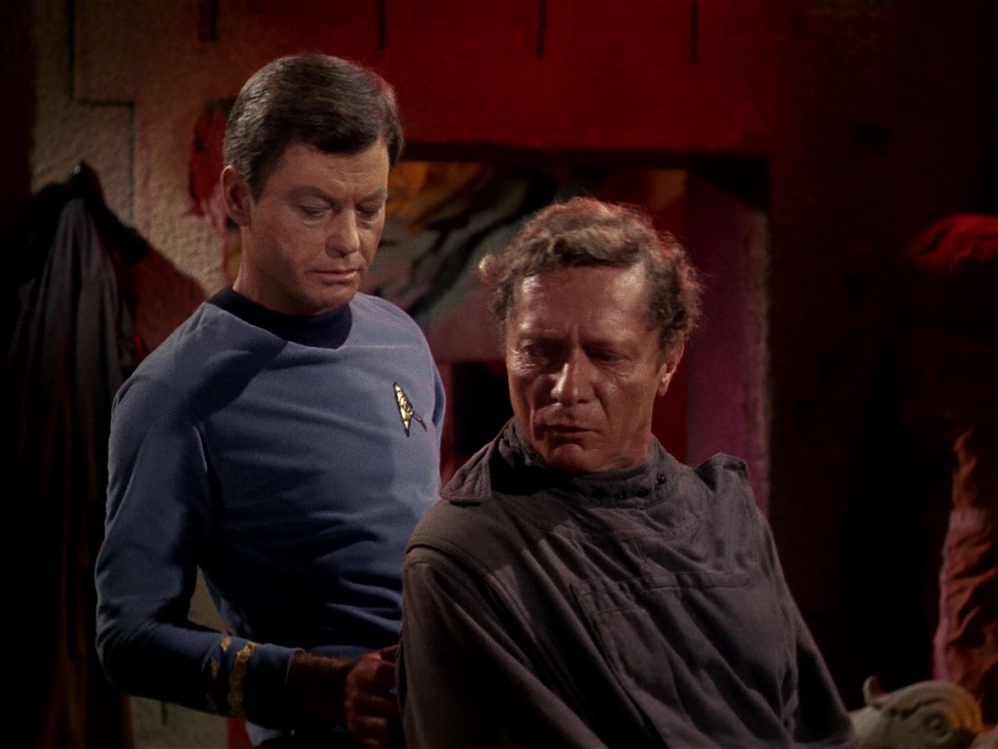 ariane179254_StarTrek_1x01_TheManTrap_0324.jpg