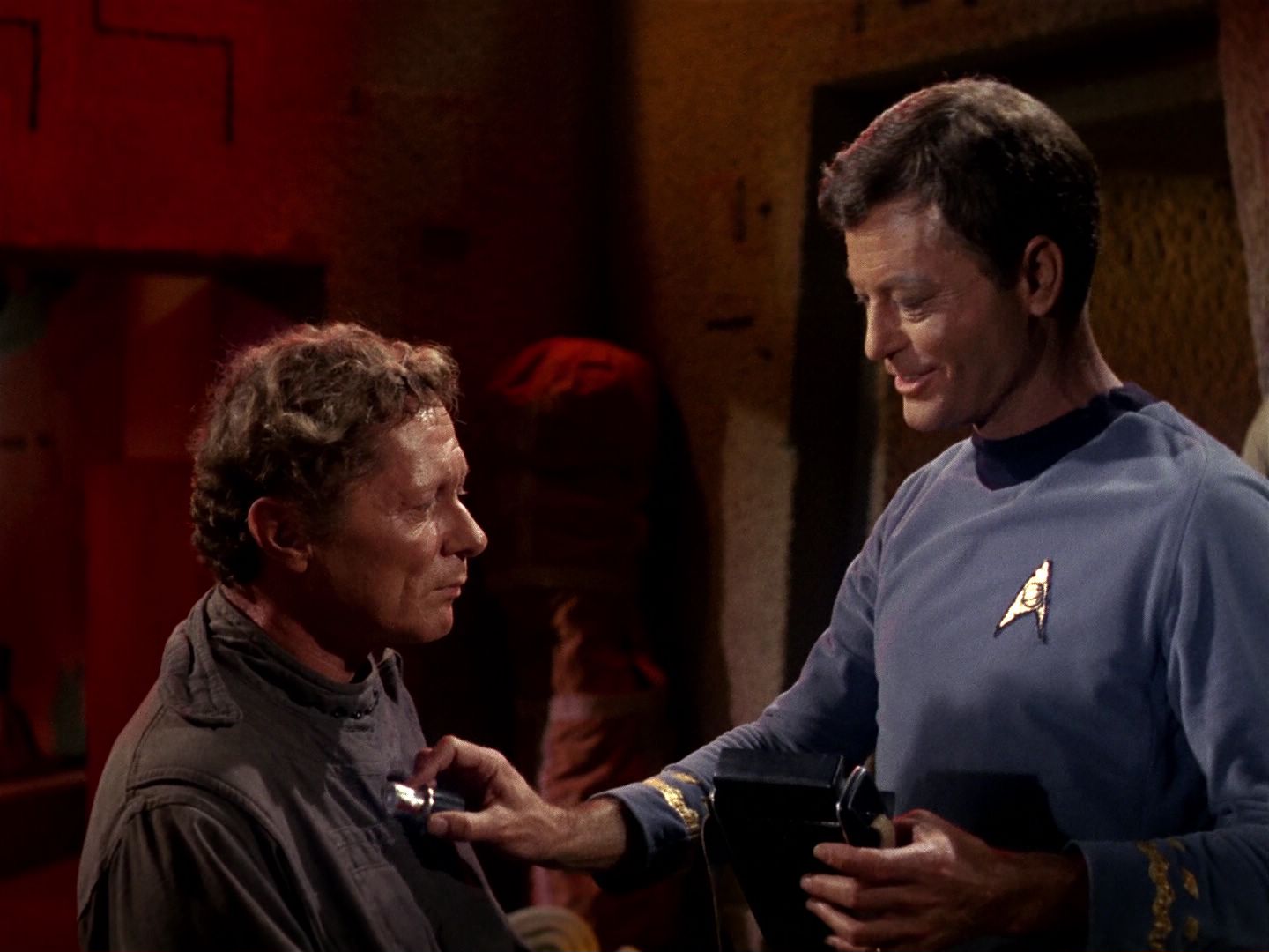 ariane179254_StarTrek_1x01_TheManTrap_0360.jpg