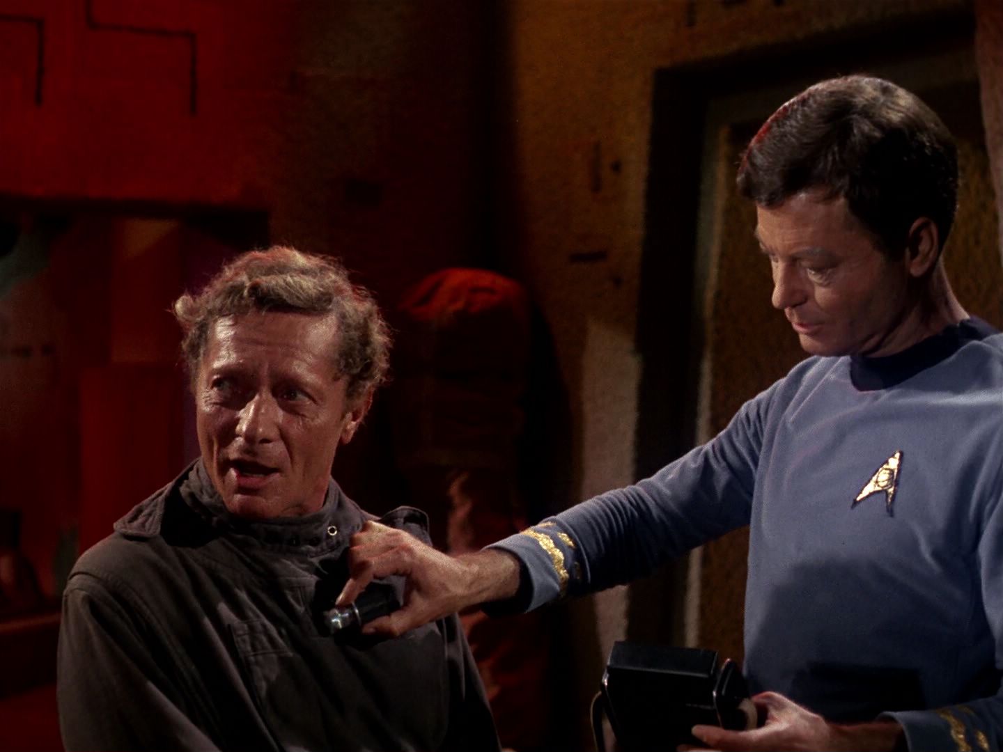 ariane179254_StarTrek_1x01_TheManTrap_0364.jpg