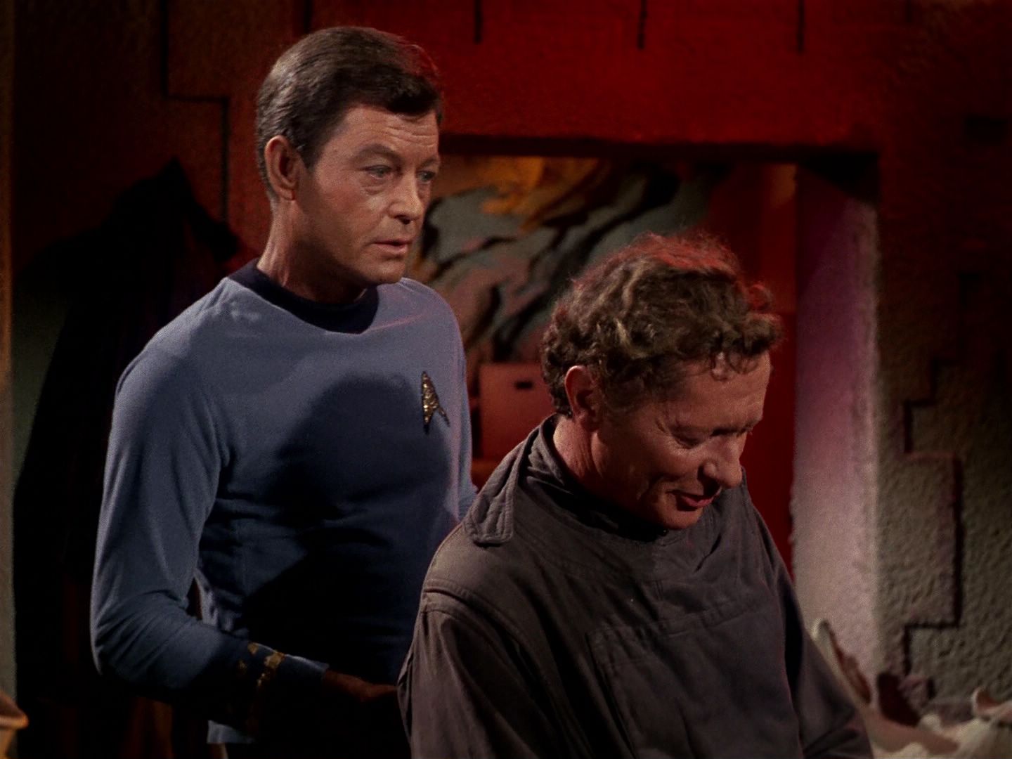 ariane179254_StarTrek_1x01_TheManTrap_0401.jpg