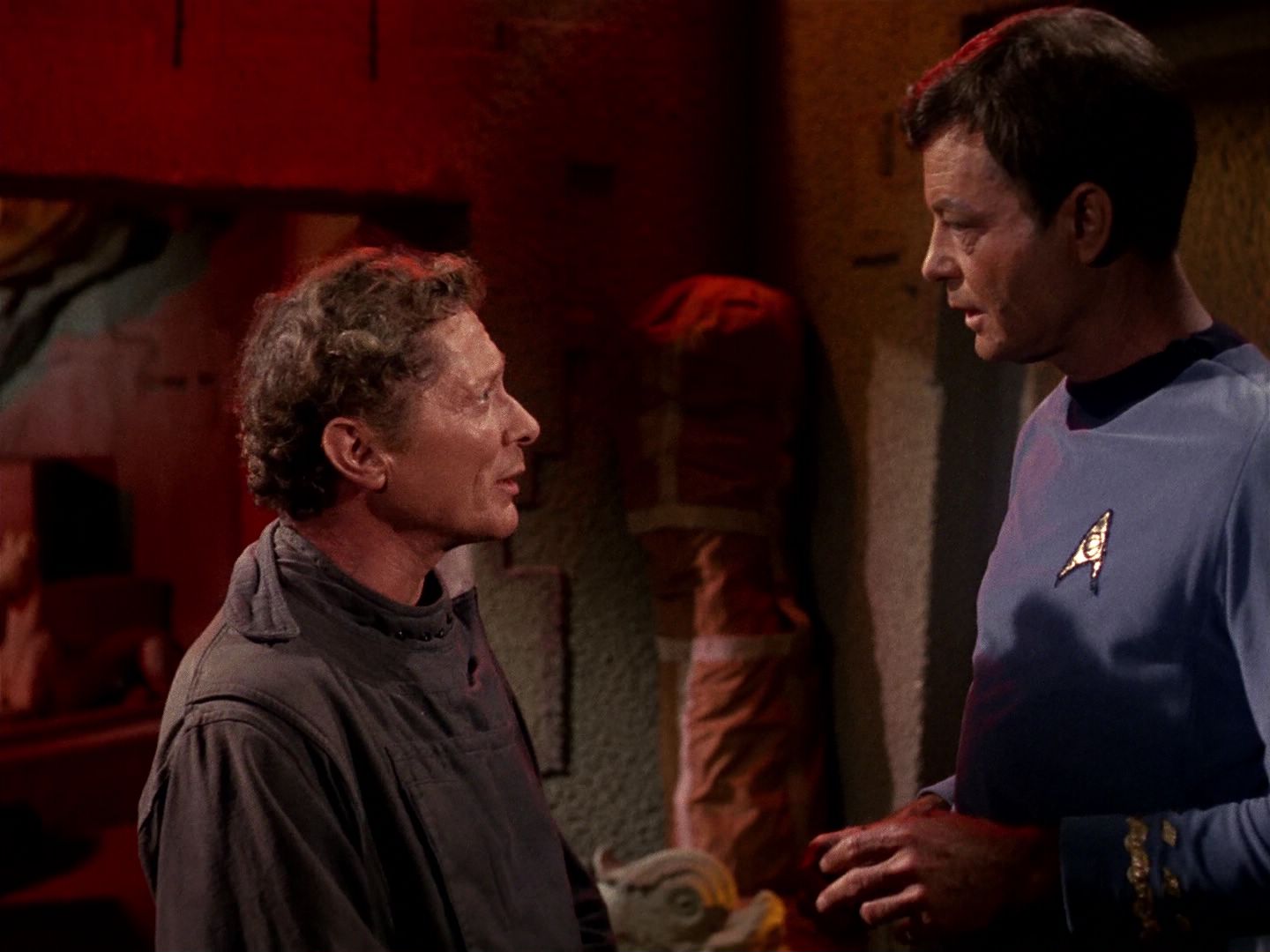ariane179254_StarTrek_1x01_TheManTrap_0406.jpg