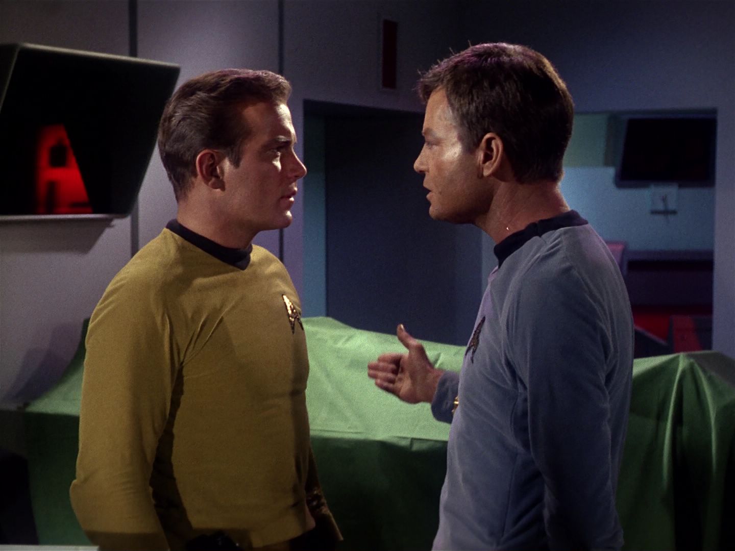 ariane179254_StarTrek_1x01_TheManTrap_0706.jpg