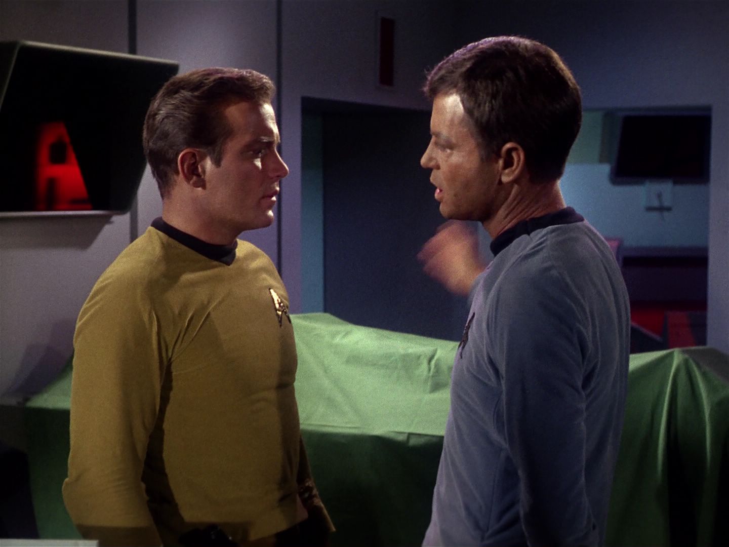 ariane179254_StarTrek_1x01_TheManTrap_0708.jpg