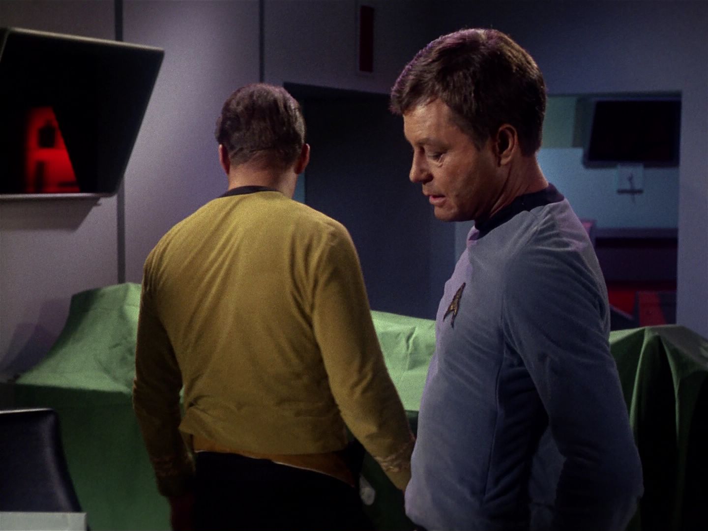 ariane179254_StarTrek_1x01_TheManTrap_0712.jpg