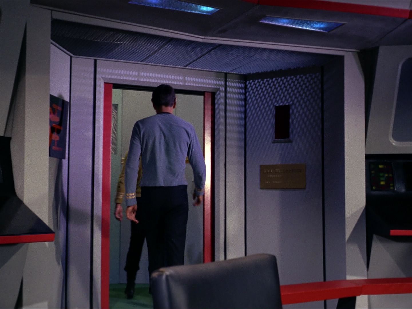 ariane179254_StarTrek_1x01_TheManTrap_0801.jpg