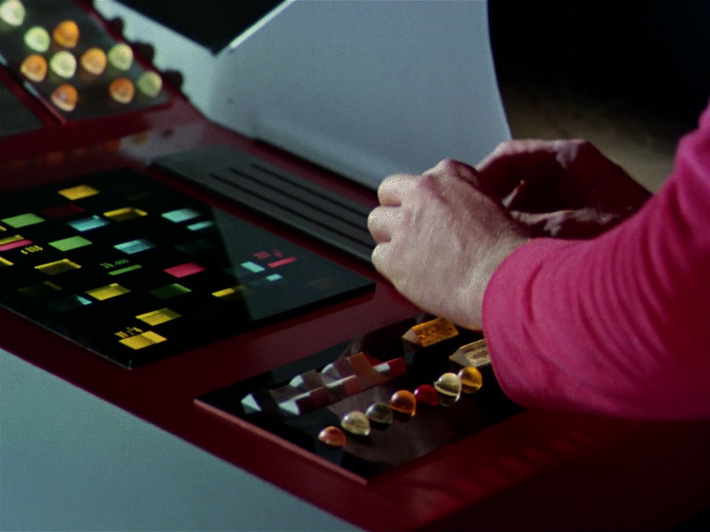 ariane179254_StarTrek_1x01_TheManTrap_1080.jpg