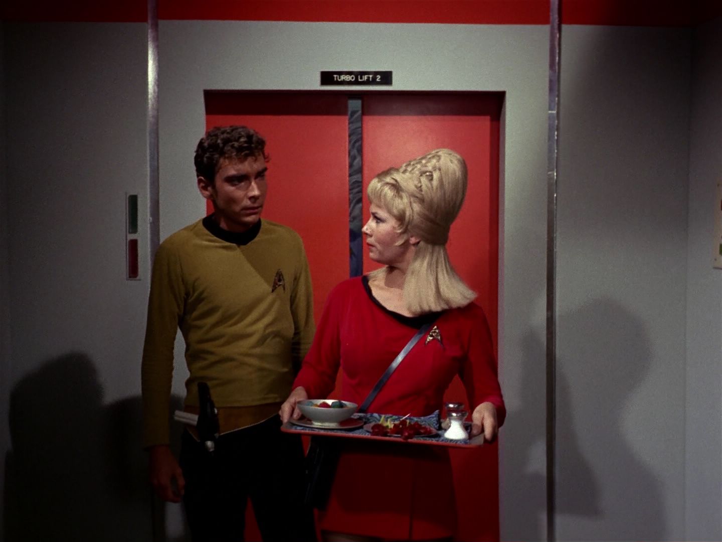 ariane179254_StarTrek_1x01_TheManTrap_1182.jpg