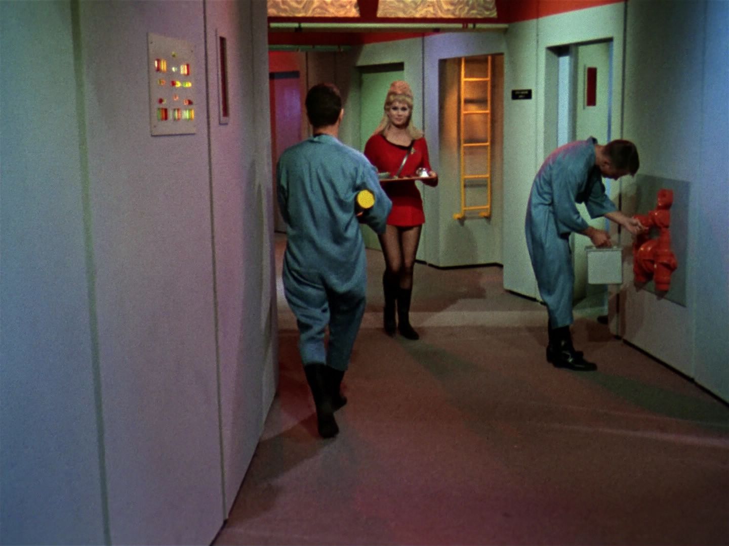 ariane179254_StarTrek_1x01_TheManTrap_1209.jpg
