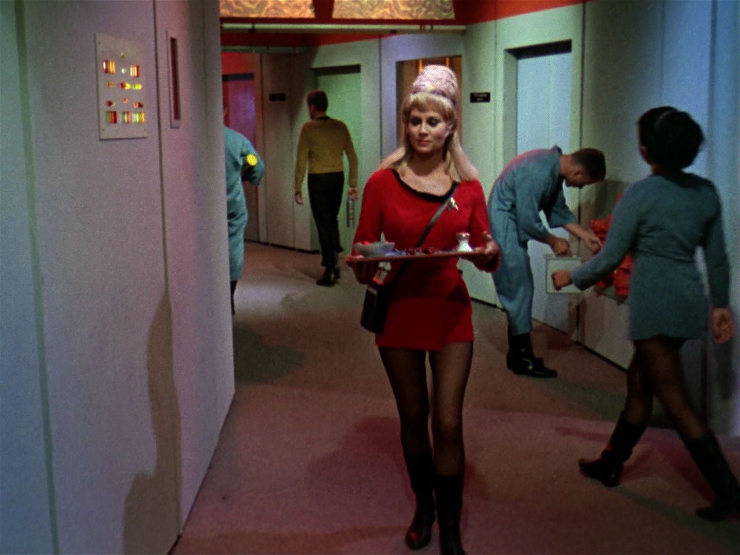 ariane179254_StarTrek_1x01_TheManTrap_1212.jpg