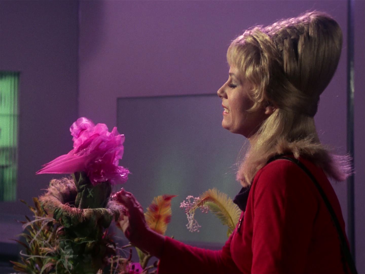 ariane179254_StarTrek_1x01_TheManTrap_1242.jpg