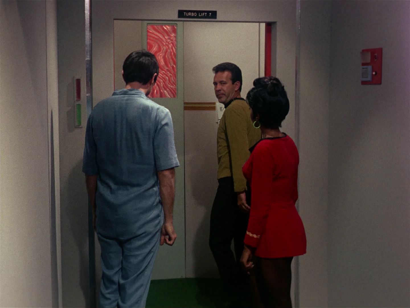 ariane179254_StarTrek_1x01_TheManTrap_1357.jpg
