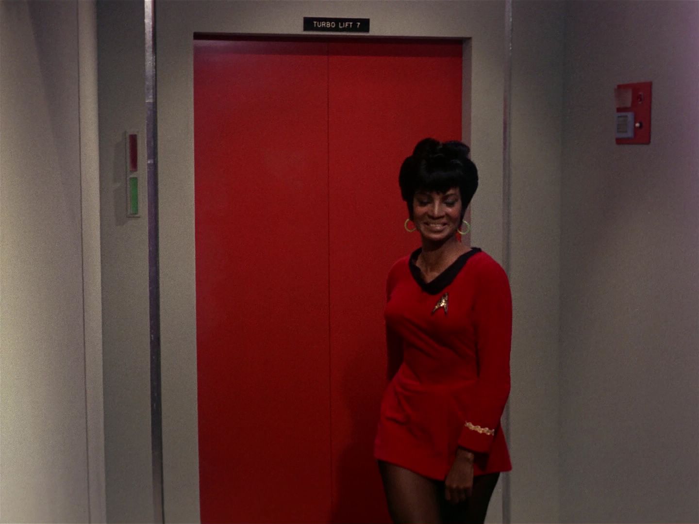 ariane179254_StarTrek_1x01_TheManTrap_1361.jpg