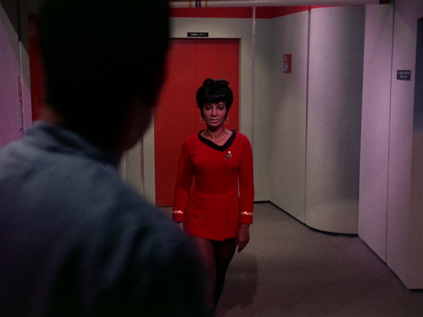 ariane179254_StarTrek_1x01_TheManTrap_1367.jpg