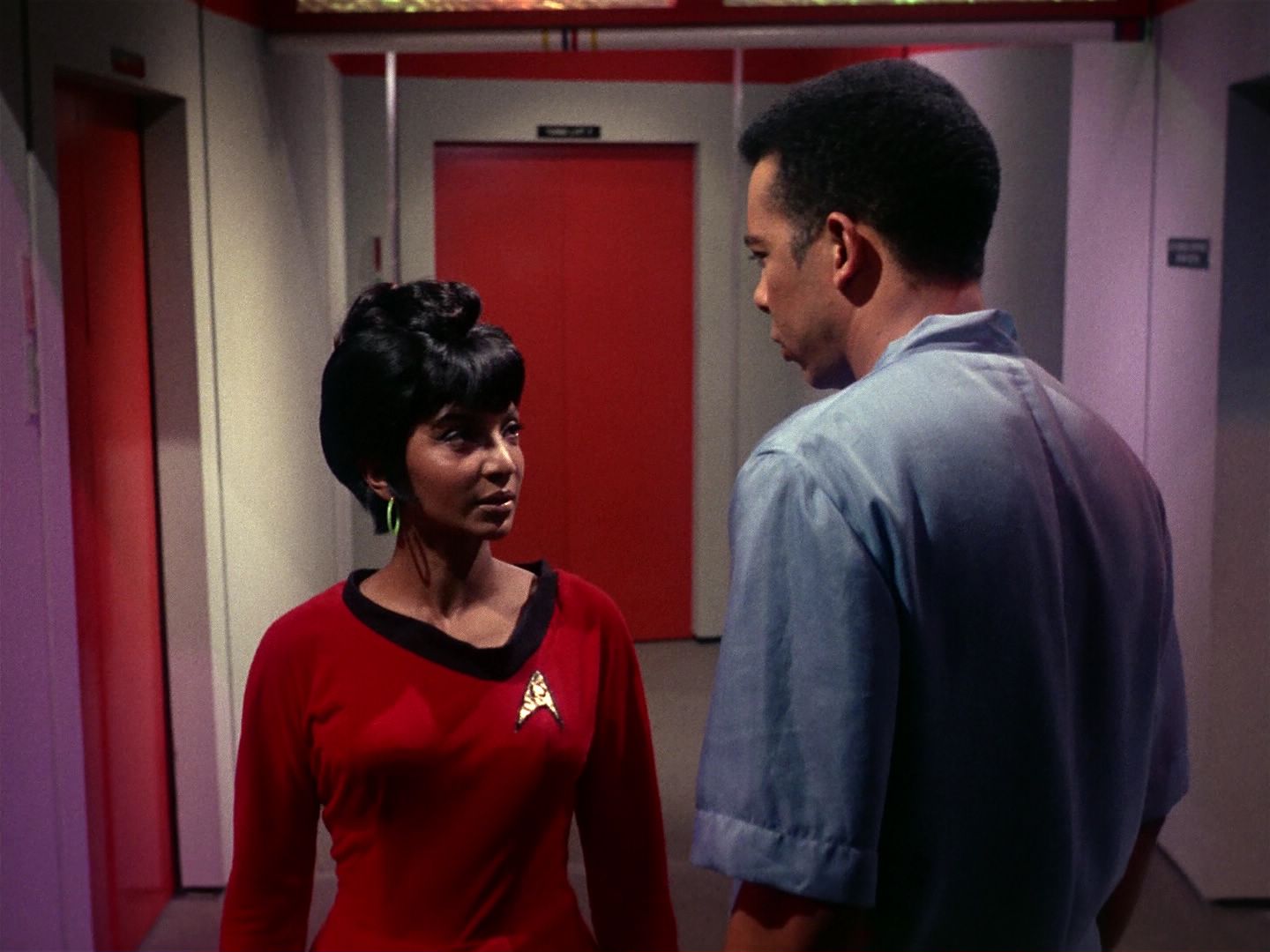 ariane179254_StarTrek_1x01_TheManTrap_1369.jpg