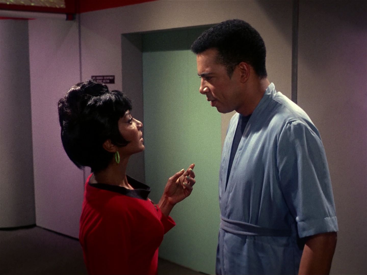ariane179254_StarTrek_1x01_TheManTrap_1416.jpg