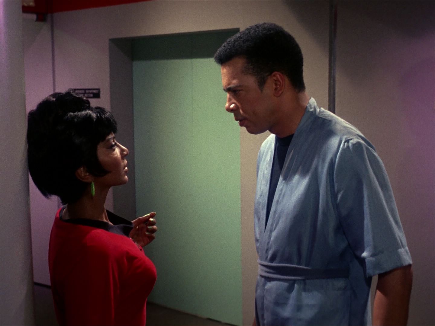 ariane179254_StarTrek_1x01_TheManTrap_1419.jpg