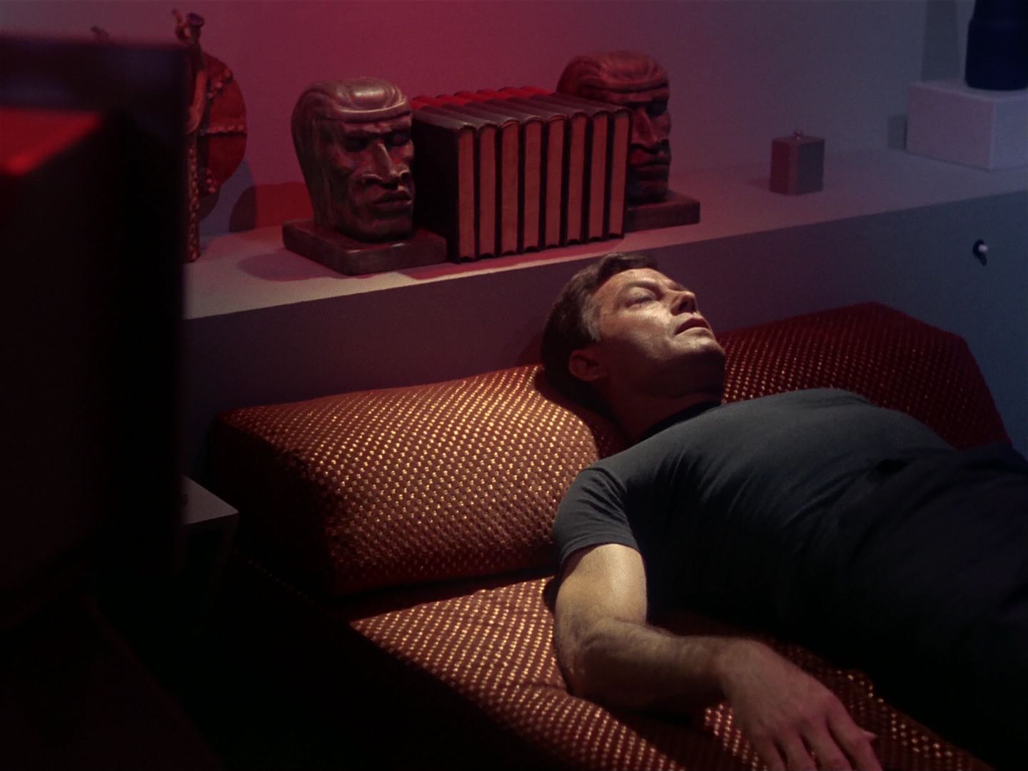 ariane179254_StarTrek_1x01_TheManTrap_1468.jpg