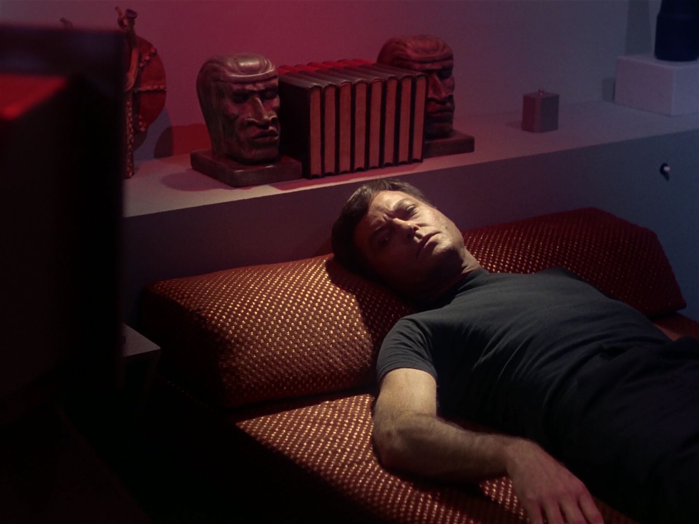 ariane179254_StarTrek_1x01_TheManTrap_1470.jpg