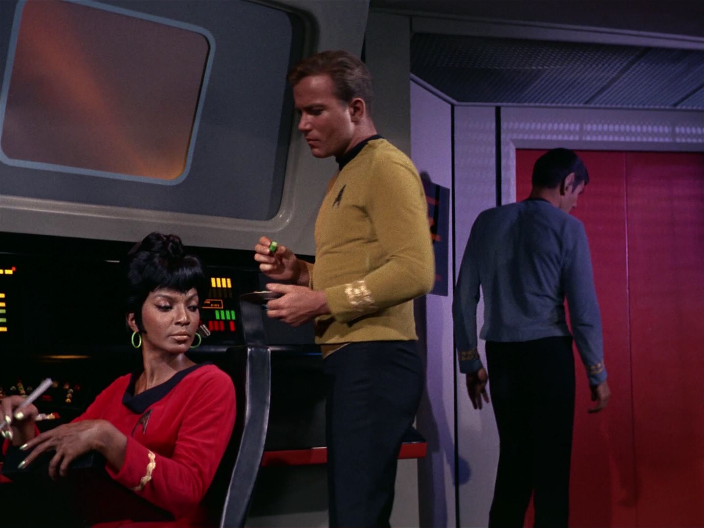 ariane179254_StarTrek_1x01_TheManTrap_1533.jpg