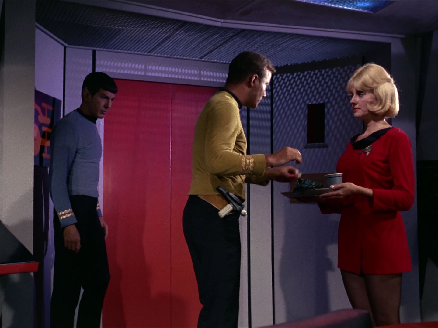 ariane179254_StarTrek_1x01_TheManTrap_1541.jpg