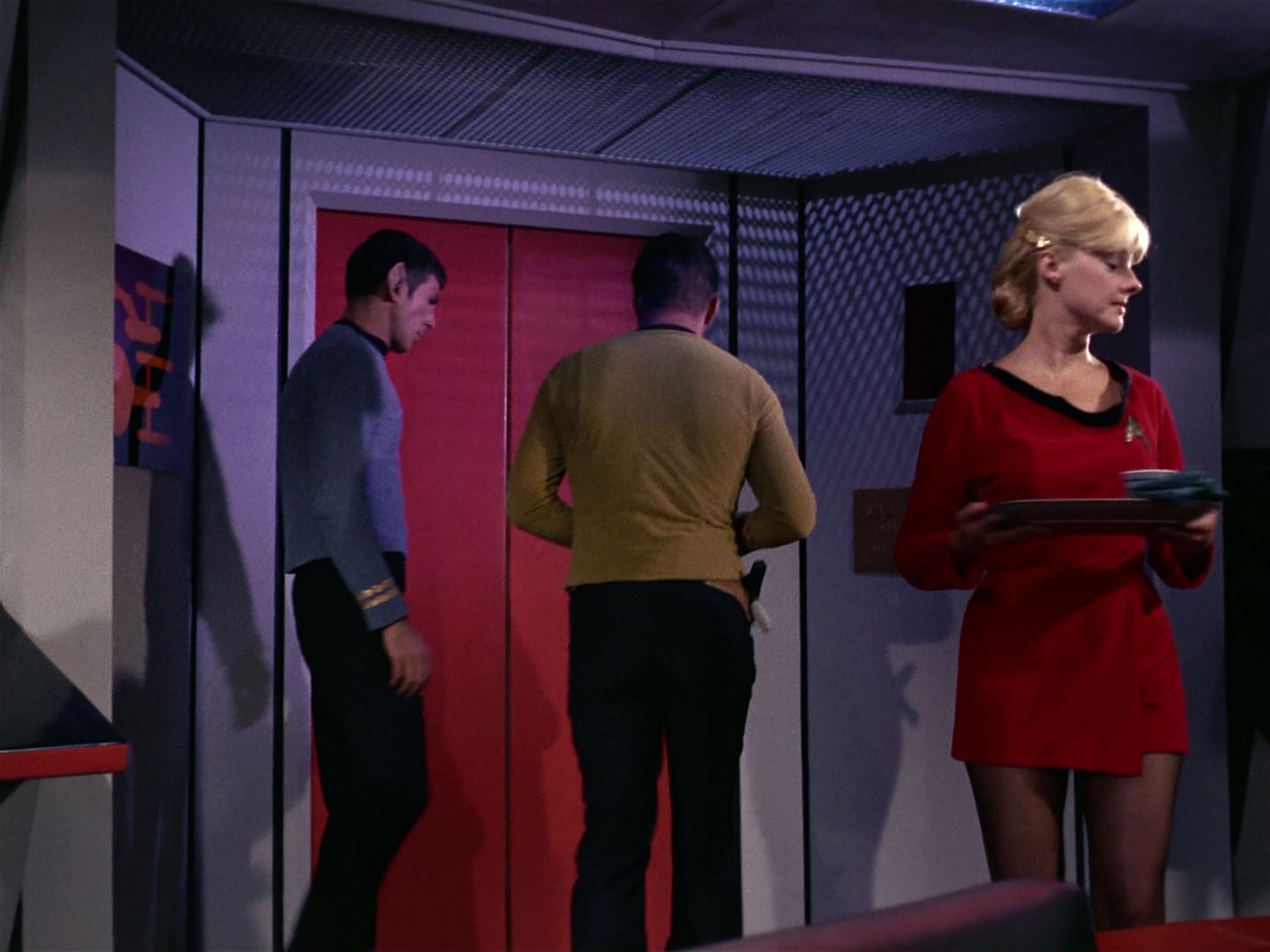 ariane179254_StarTrek_1x01_TheManTrap_1542.jpg