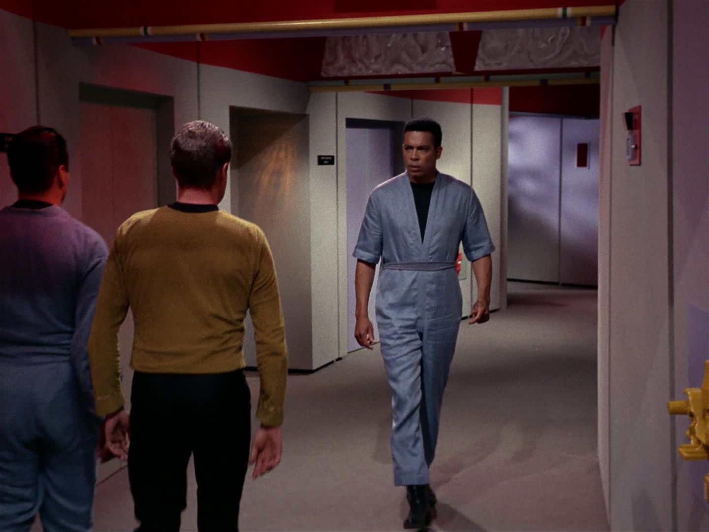 ariane179254_StarTrek_1x01_TheManTrap_1551.jpg