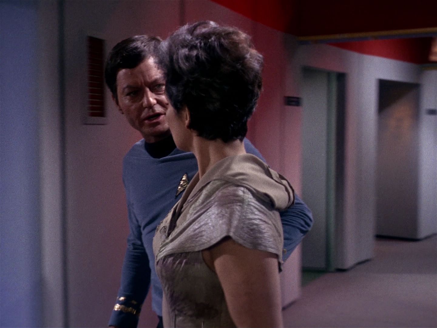ariane179254_StarTrek_1x01_TheManTrap_1576.jpg