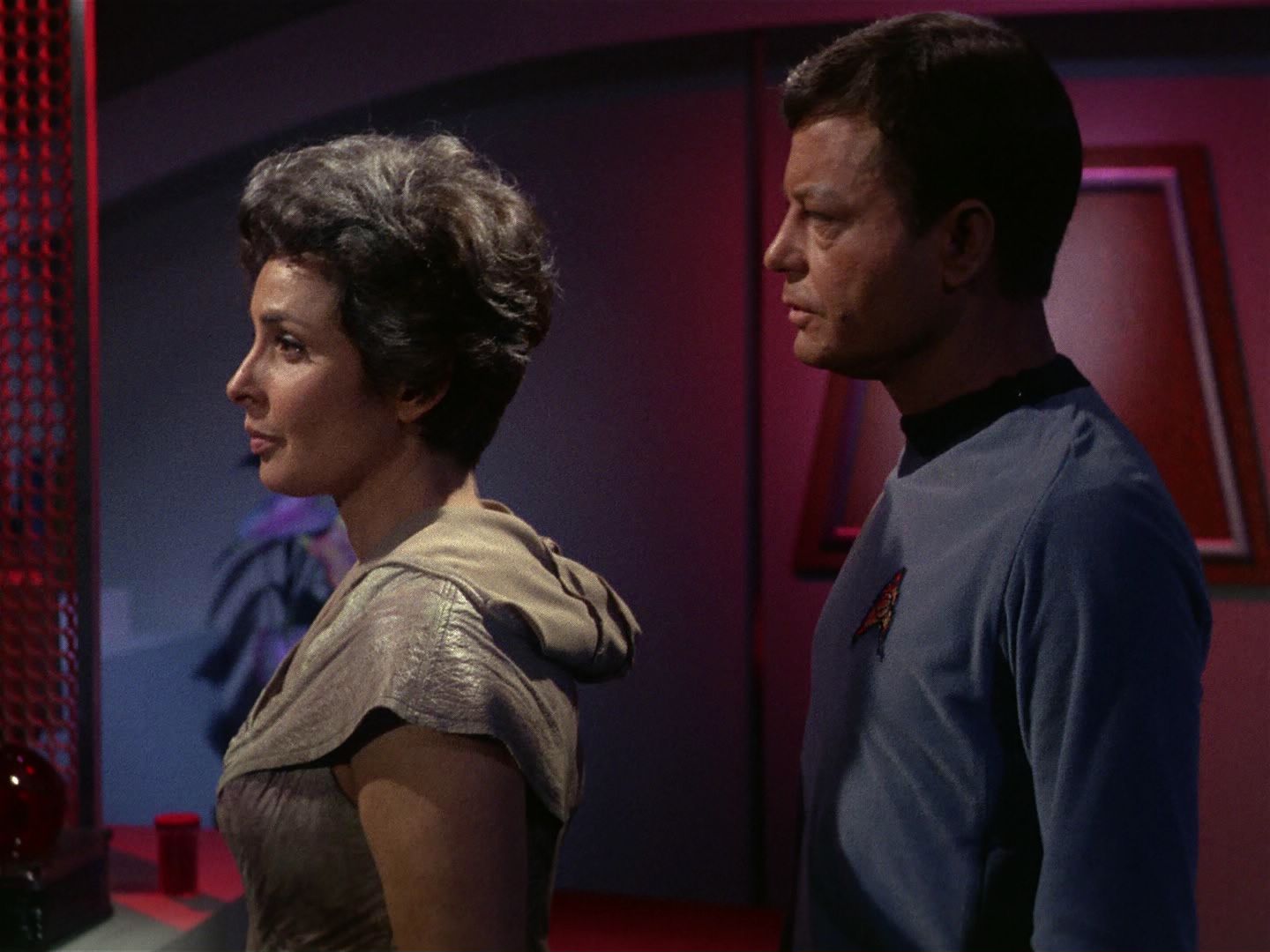 ariane179254_StarTrek_1x01_TheManTrap_1582.jpg