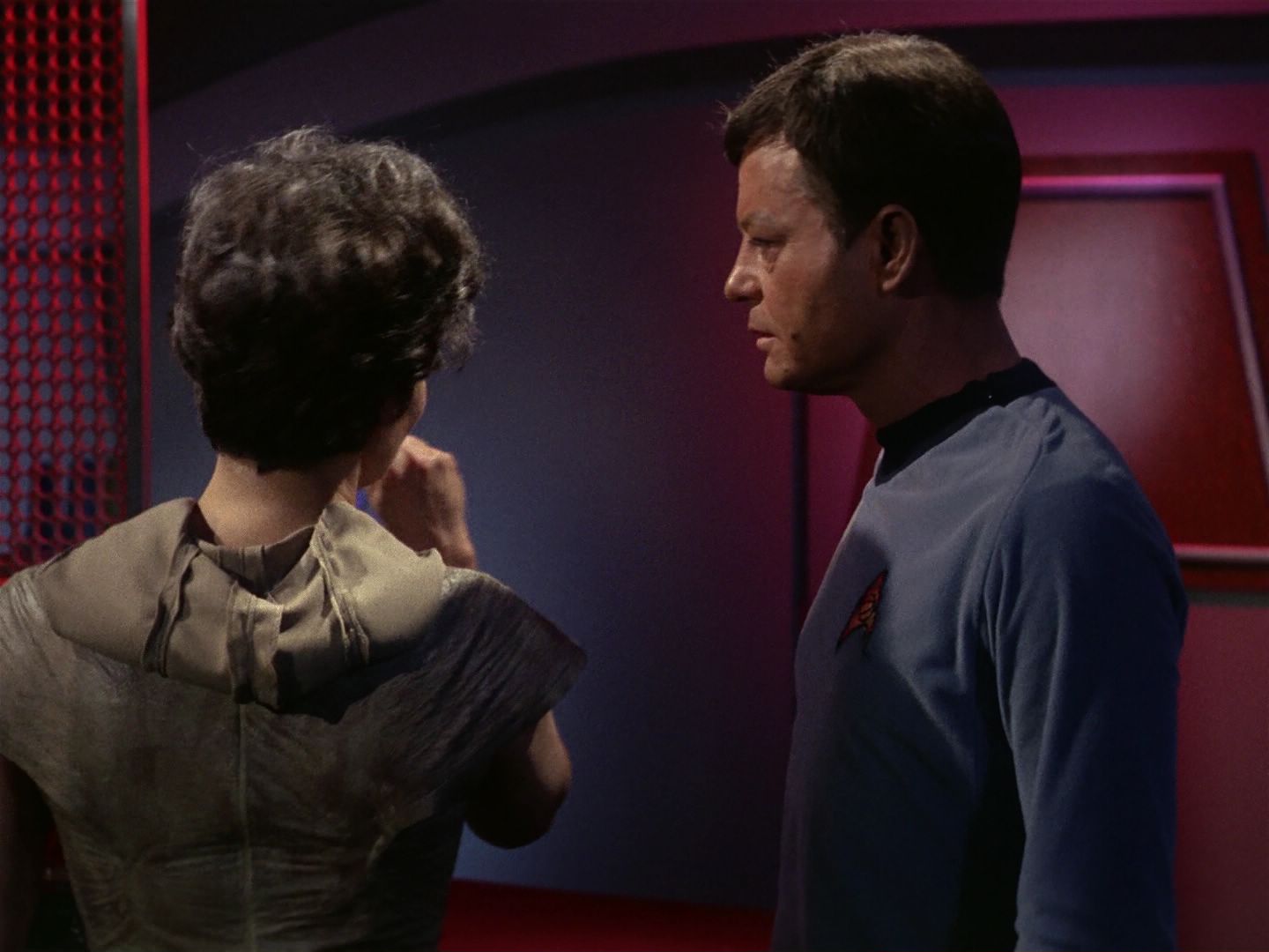 ariane179254_StarTrek_1x01_TheManTrap_1585.jpg