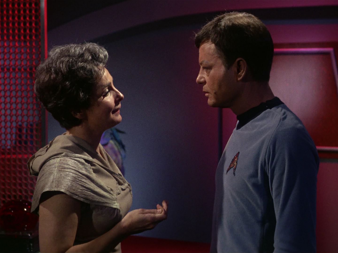 ariane179254_StarTrek_1x01_TheManTrap_1588.jpg