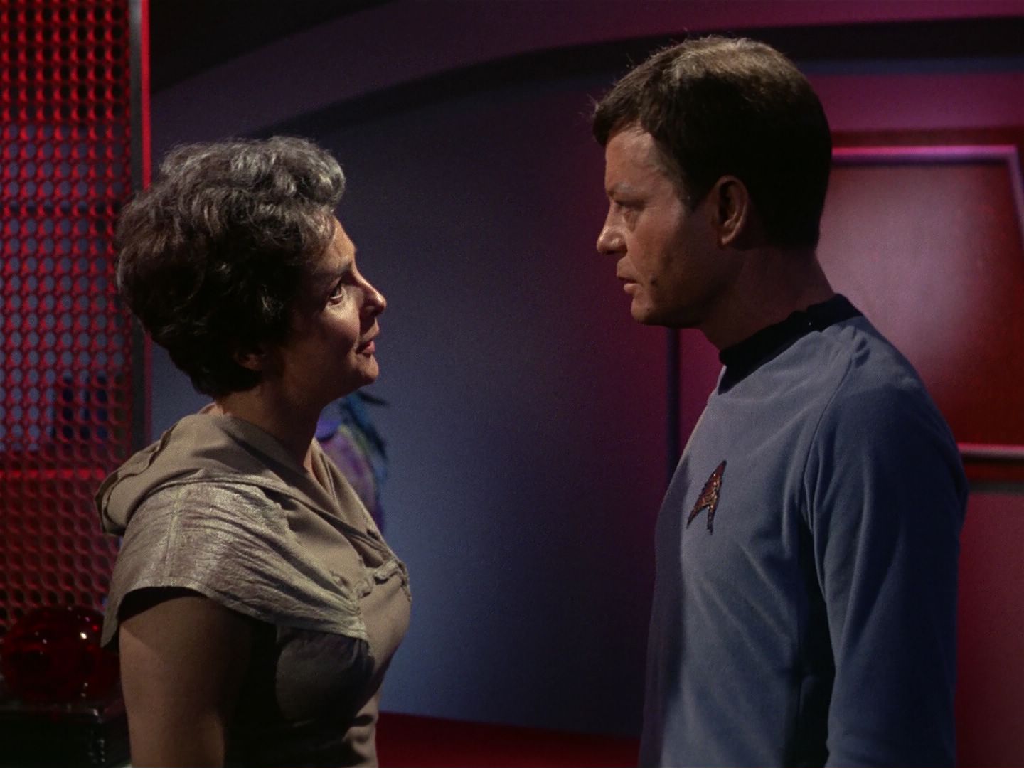 ariane179254_StarTrek_1x01_TheManTrap_1589.jpg