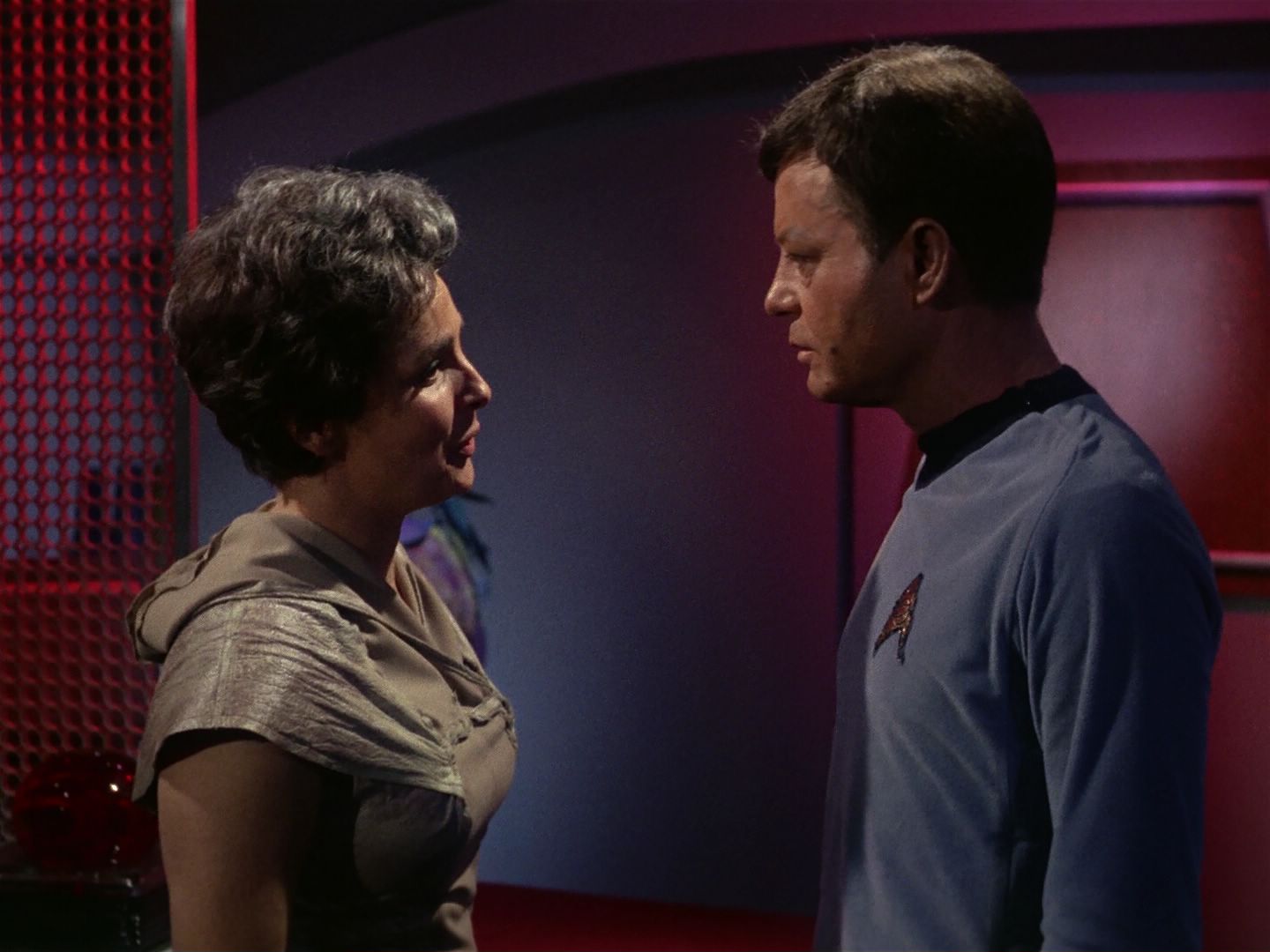 ariane179254_StarTrek_1x01_TheManTrap_1590.jpg