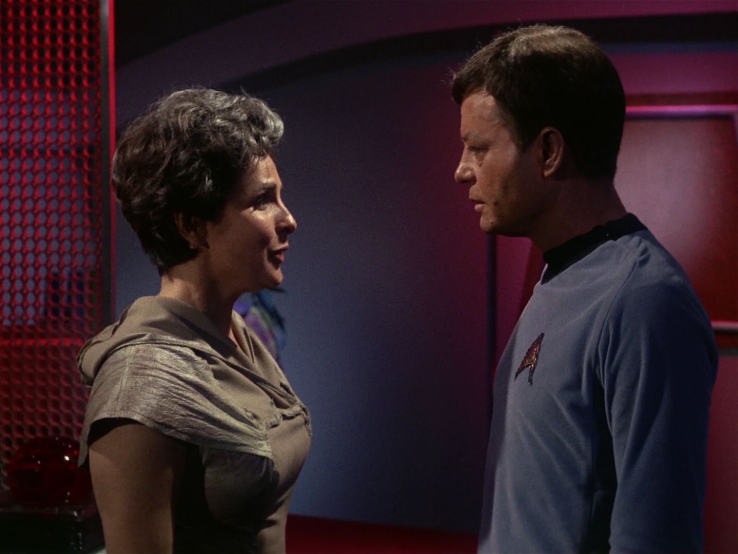 ariane179254_StarTrek_1x01_TheManTrap_1591.jpg