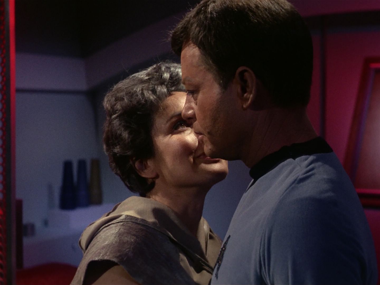 ariane179254_StarTrek_1x01_TheManTrap_1613.jpg