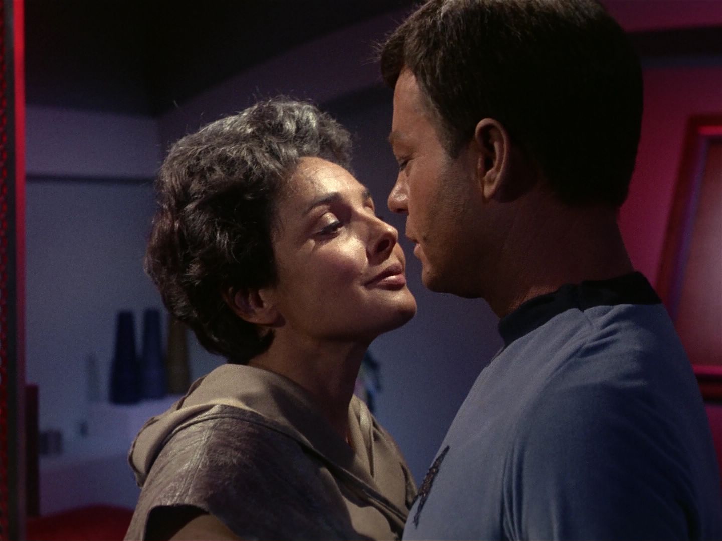ariane179254_StarTrek_1x01_TheManTrap_1618.jpg
